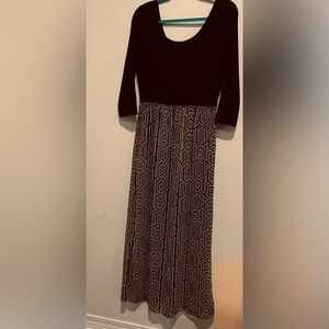 Charming Charlie Black and White Long Sleeve Dress